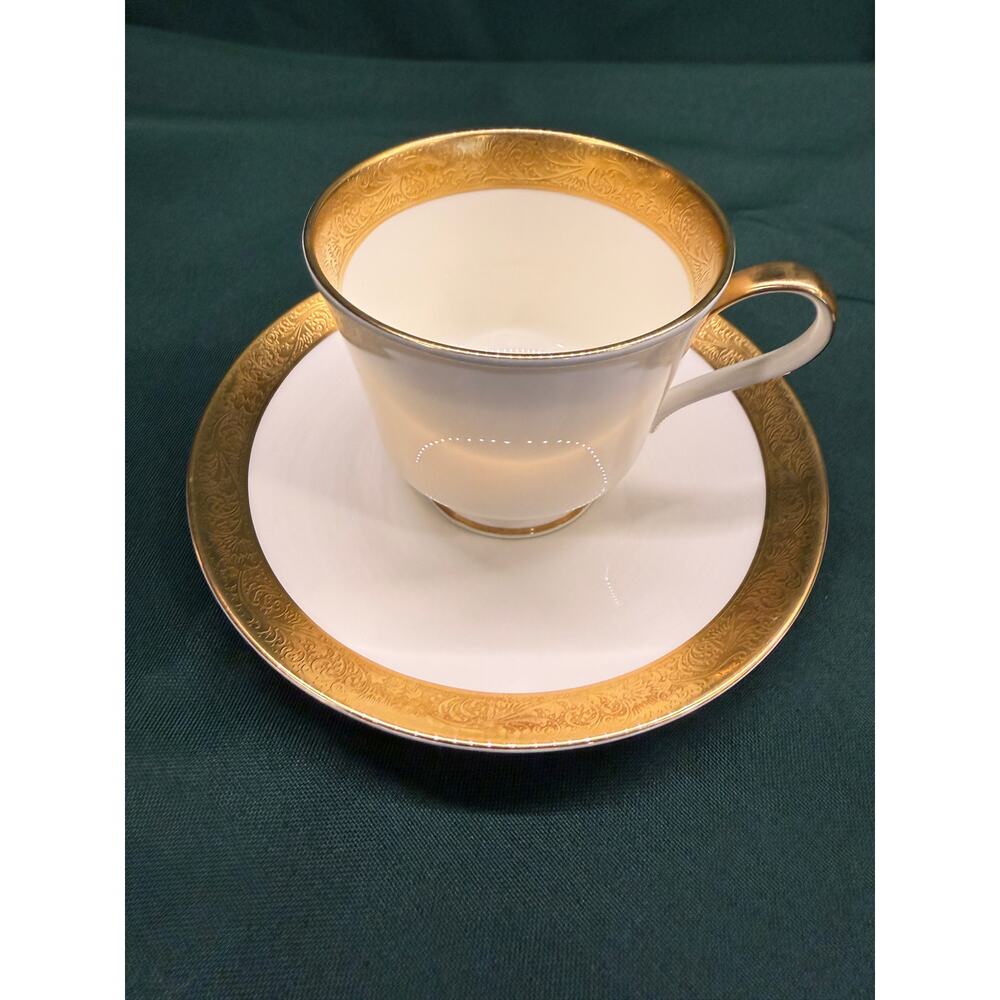 Mikasa Harrow Gold Encrusted Bone China Cup Saucer Japan A1 129